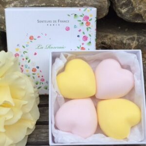 savons coeurs rose et chèvrefeuille