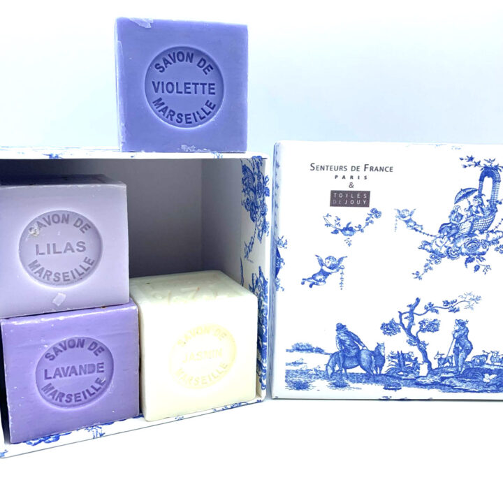 Coffret 4 savons lilas, lavande, violette jasmin Toiles de Jouy bleue